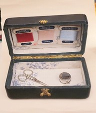 Antique suitcase shaped d'occasion  Expédié en Belgium