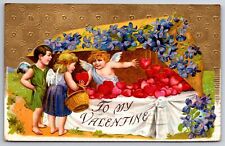Namorados~Anjo Vende Corações para Menino Menina Cupidos~Cabine de Mesa no Caminho~Relevo Dourado comprar usado  Enviando para Brazil