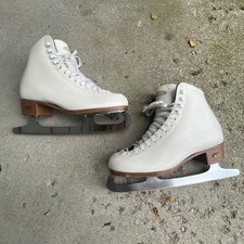 Riedell 121 women for sale  Farmington