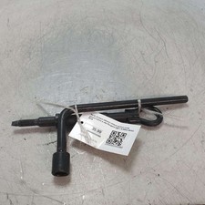 Serie pezzi attrezzi usato Serie pezzi attrezzi usato  Mineo