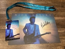 RICK ASTLEY Are We There Yet? Tour Hand Signed Autograph VIP Only & Lanyard comprar usado  Enviando para Brazil