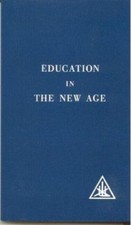 Education in the New Age by Bailey, Alice A. comprar usado  Enviando para Brazil