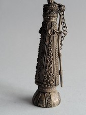 Antico ciondolo bottiglia usato Antico ciondolo bottiglia usato  Roma