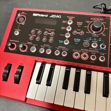 Roland tasti rosso usato Roland tasti rosso usato  Spedire a Italy