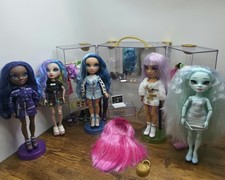 Armario de moda Rainbow High Deluxe con 5 muñecas ropa zapatos y accesorios segunda mano  Embacar hacia Mexico