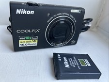 Fotocamera nikon coolpix usato  Spedire a Italy