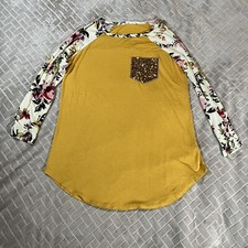 Camisa Be Stage feminina pequena manga longa raglan amarelo mostarda floral lantejoulas douradas comprar usado  Enviando para Brazil