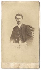 Homme ténébreux regard d'occasion  Rouen-