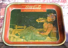 Bandeja de colecionador vintage 1940 original Coca-Cola marinheiro menina pesca no cais comprar usado Bandeja de colecionador vintage 1940 original Coca-Cola marinheiro menina pesca no cais comprar usado  Enviando para Brazil