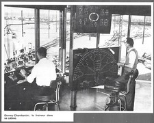 Usado, 1980  --  GARE DE GEVREY CHAMBERTIN . LE FREINEUR DANS SA CABINE . 3Z300 comprar usado  Enviando para Brazil