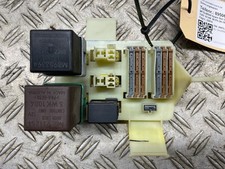 89506 fuse box d'occasion  Expédié en Belgium