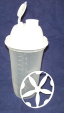 Usado, Tupperware Classic Quick Shake Shaker Cup EUA Snap Top com Inserção Branco 16 oz Antigo comprar usado  Enviando para Brazil