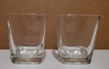 Copos quadrados de uísque CROWN ROYAL (CONJUNTO DE 2) com logotipo em relevo na parte inferior comprar usado  Enviando para Brazil