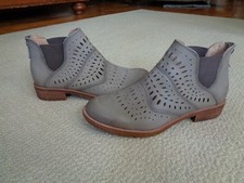 Sofft brenley perforated for sale  Marquette