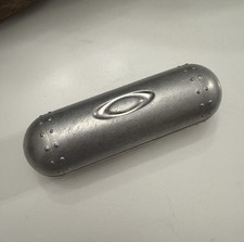 Óculos de sol Oakley estojo apenas pequeno alumínio cofre estojo rígido óculos torpedo, usado comprar usado  Enviando para Brazil