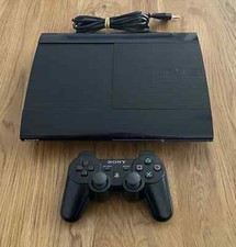Konsola PS3 Super Slim 500GB w kolorze czarnym z kablem zasilającym na sprzedaż  Wysyłka do Poland