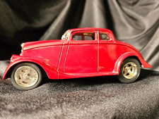 Design Studio 1933 Ford Willys Coupe Burgundy escala 1:24 Inv. #3083, usado comprar usado  Enviando para Brazil