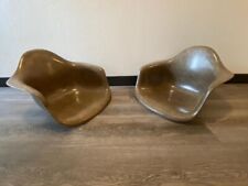 2 CADEIRA EAMES HERMAN MILLER ARMHELLS MARROM MEDALHÃO FIBRA DE VIDRO "Z" 3 PONTOS RARA comprar usado  Enviando para Brazil
