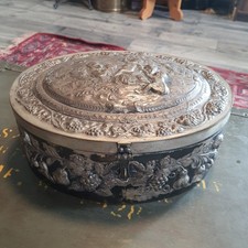 Placa de prata antiga vintage Repousse metal oval cômoda caixa querubins uvas  comprar usado Placa de prata antiga vintage Repousse metal oval cômoda caixa querubins uvas  comprar usado  Enviando para Brazil