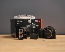 Pacote de corpo de câmera digital sem espelho Sony A7iii A73 2x baterias 128GB cartão SD, usado comprar usado  Enviando para Brazil