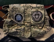 Bolsa carteiro camuflada floral verde lacuna vintage com dois adesivos “Stargate” comprar usado Bolsa carteiro camuflada floral verde lacuna vintage com dois adesivos “Stargate” comprar usado  Enviando para Brazil