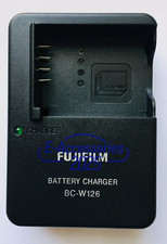 Caricabatteria fujifilm w126 usato  Spedire a Italy