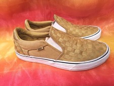 Pre owned men for sale  Hartford