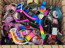 Lote de 8,5 libras de reloj pulsera surtido y piezas - piezas de reparación de relojero segunda mano  Embacar hacia Mexico
