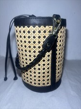 Bolsa pequena Tommy Bahama balde tiracolo tecido rattan preto cilindro de couro sintético, usado comprar usado  Enviando para Brazil