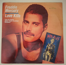 Freddy mercury love usato  Piacenza