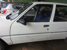 Vitre gauche peugeot d'occasion  Longvic