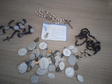 Lot médailles religieuses d'occasion  Quettreville-sur-Sienne