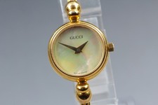 [Exc+3] Gucci 2700.2.L 20mm mostrador de concha pulseira de ouro relógio feminino quartzo JAPÃO comprar usado  Enviando para Brazil