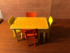 Mesa de cozinha para casa de bonecas Lundby + quatro cadeiras escala 1:16 retrô amarelo laranja vintage comprar usado  Enviando para Brazil
