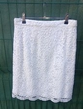 Jolie jupe blanche d'occasion  Tinqueux
