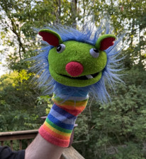 The Puppet Company RAINBOW Sock Monster Alien Knit Squeaker 14" Puppet comprar usado  Enviando para Brazil