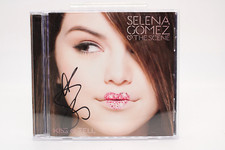 Selena Gomez and the Scene Kiss and Tell CD Signed Autograph on Booklet Mint comprar usado  Enviando para Brazil