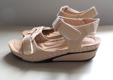 Women beige sandals for sale  MOTHERWELL
