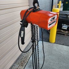 Ton electric chain for sale  Oak Park