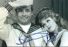 Bernadette peters signed d'occasion  Expédié en France