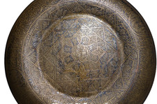 Usado, Bandeja suspensa decorativa islâmica persa Isfahan gravada com agulha rara antiga 20" comprar usado Usado, Bandeja suspensa decorativa islâmica persa Isfahan gravada com agulha rara antiga 20" comprar usado  Enviando para Brazil