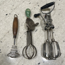 Lote 3 batedores de ovos vintage com manivela manual cabo verde madeira bobina batedora francesa comprar usado  Enviando para Brazil
