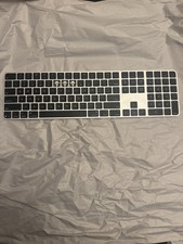 Teclado Apple Magic com Touch ID e teclado numérico USB-C LEIA A DESCRIÇÃO comprar usado  Enviando para Brazil