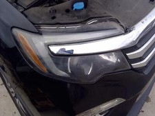Used right headlight d'occasion  Expédié en Belgium
