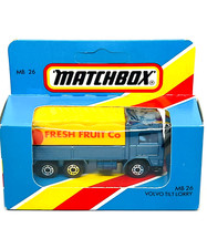 Matchbox International 26 Volvo Tilt Truck, azul metálico "Fresh Fruit Co" na caixa! comprar usado  Enviando para Brazil