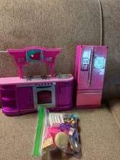 Conjunto de geladeira e pia de cozinha Barbie forno balcão fogão comprar usado  Enviando para Brazil