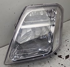 Faro anteriore sinistro usato  Italia