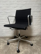 Fauteuil eames ea117 d'occasion  Wasquehal