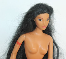 Barbie pocahontas disney usato  Nettuno