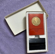 Médaille dorée commémoratio d'occasion  Carros